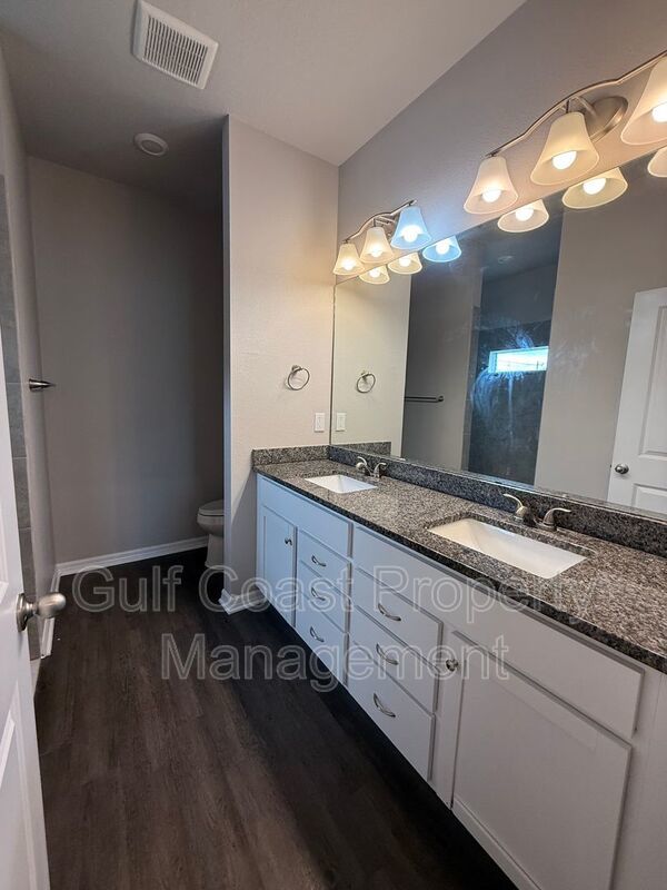 1716 NW 12th Terrace property image