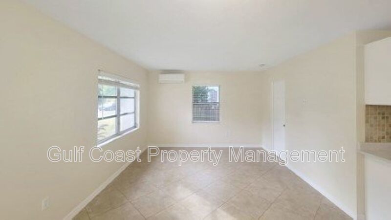 Charming Renovated One-Bedroom Villa Near Downtown Bradenton – Modern Comfort Meets Classic Florida Living property image