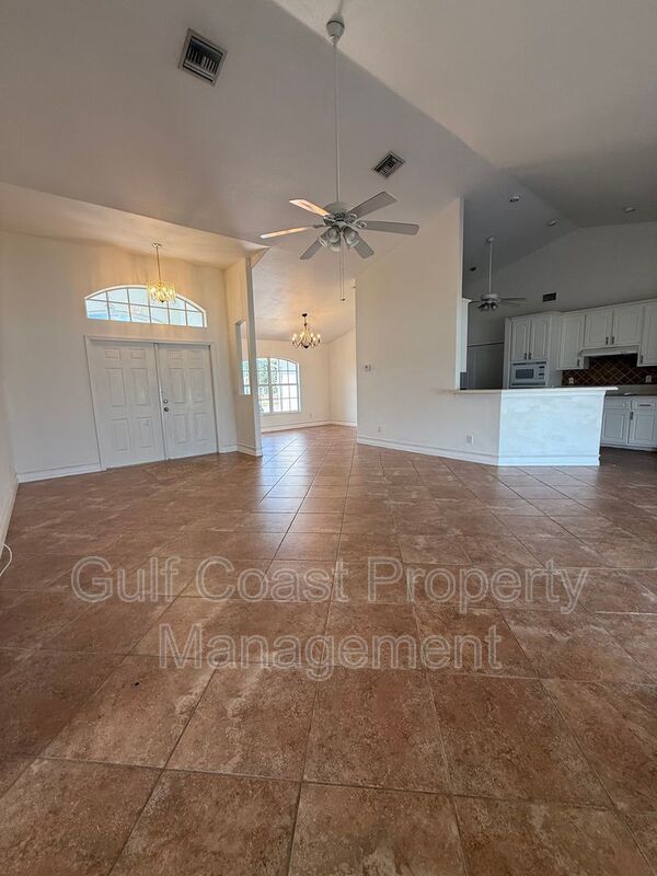 2725 Chiquita Blvd property image
