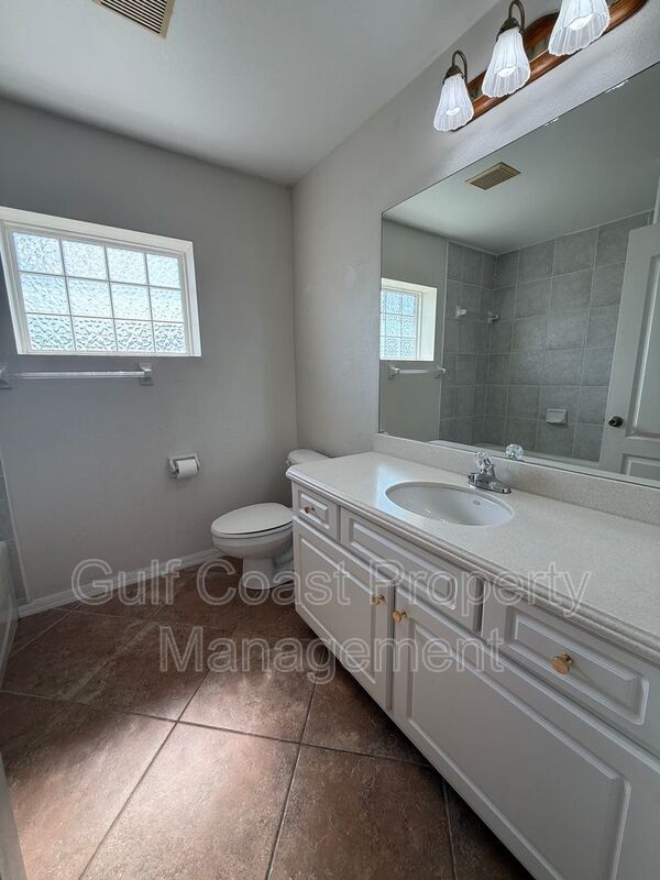 2725 Chiquita Blvd property image
