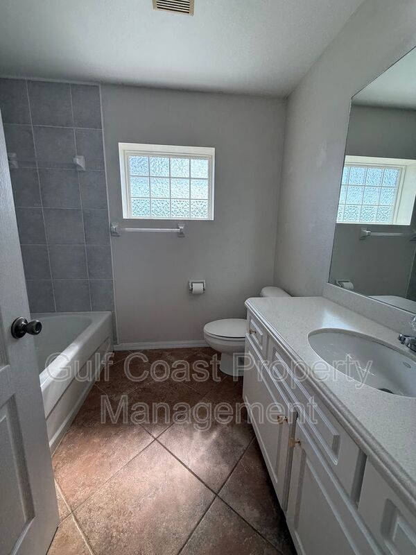 2725 Chiquita Blvd property image