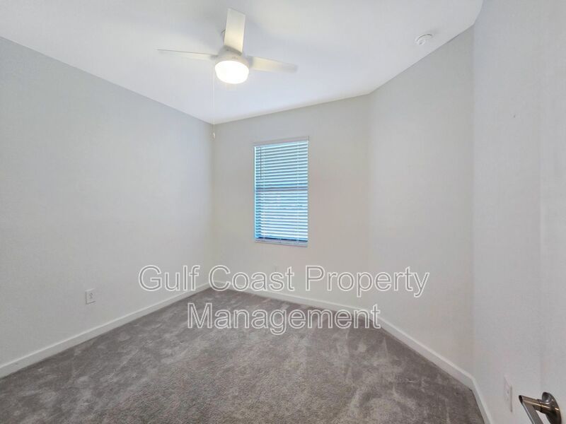 Annual Rental – Move-In Ready in Lorraine Lakes, Lakewood Ranch | 2BR/2BA + Den & 2-Car Garage property image