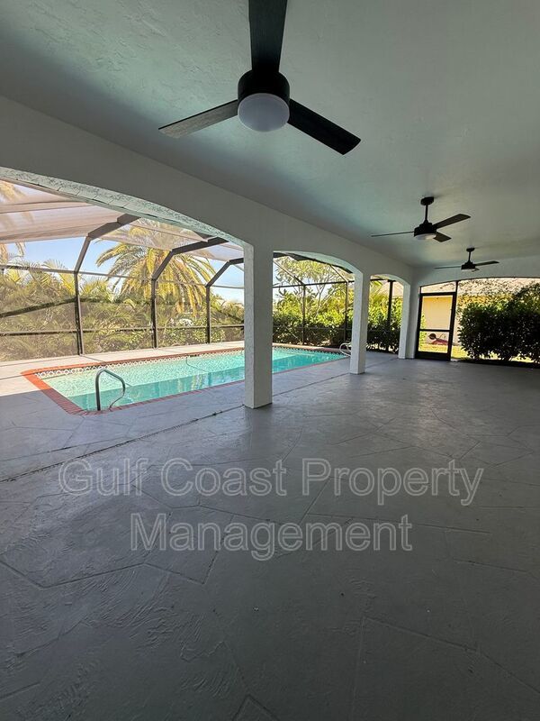 711 SE 33rd Terrace property image