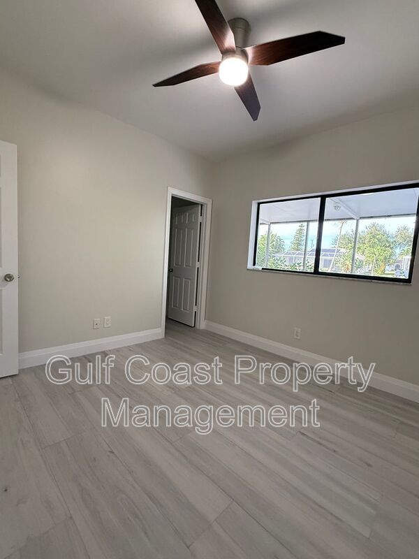 711 SE 33rd Terrace property image