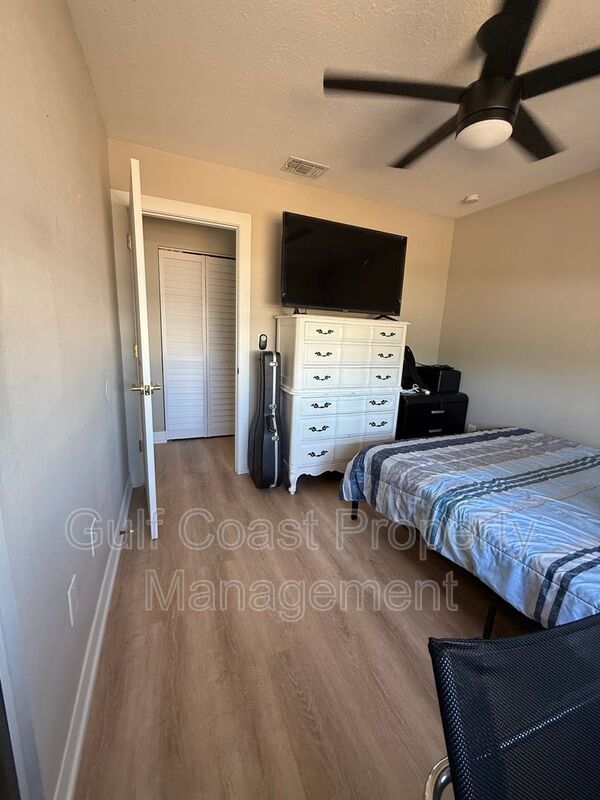 8127 Chesebro Ave property image