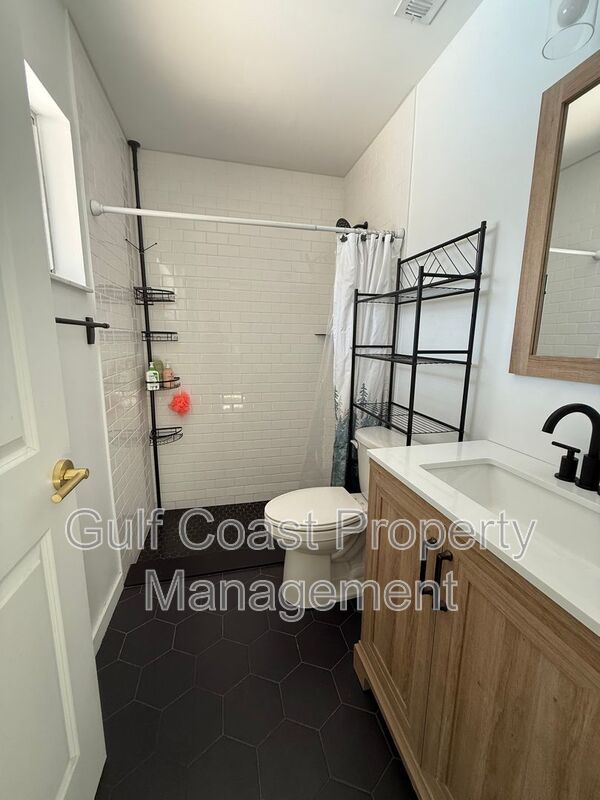 8127 Chesebro Ave property image