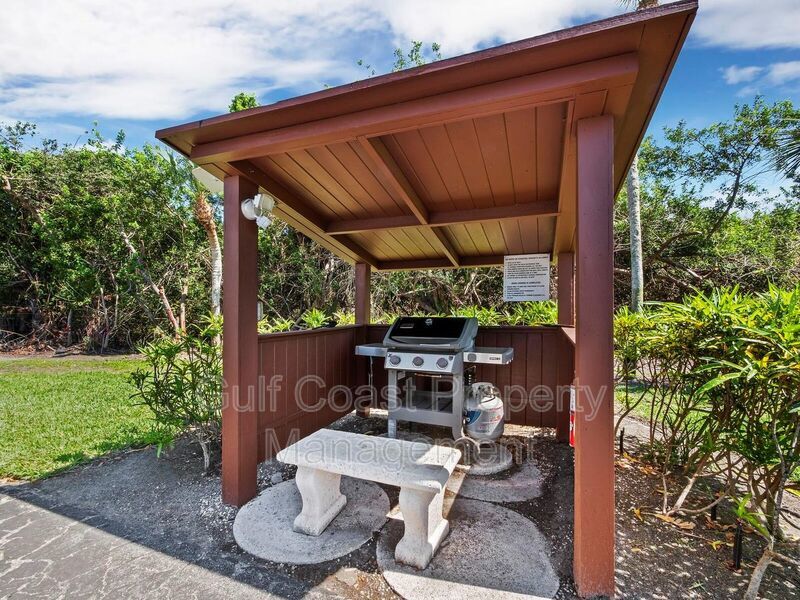 Elevated Island Living on Longboat Key property image