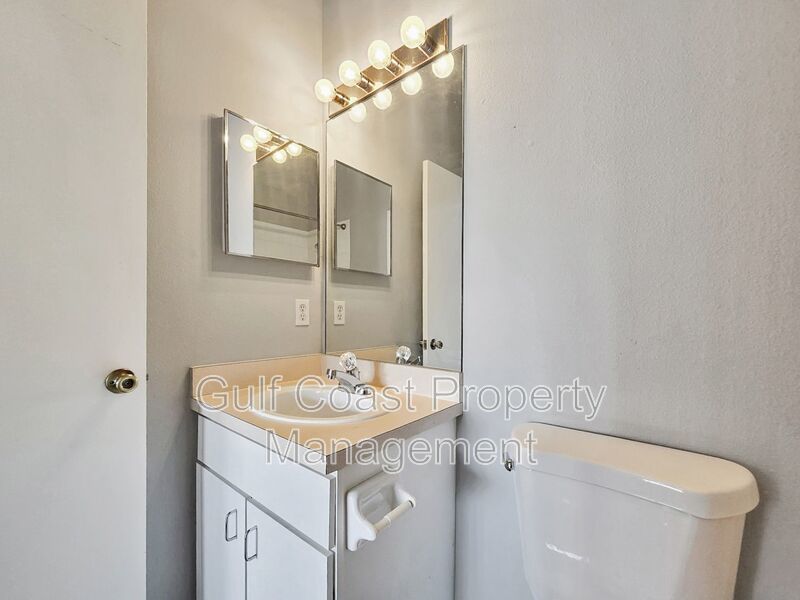 Annual 2BR/2.5BA Townhome in Gated Sabal Harbour that offers Key West Style Living property image