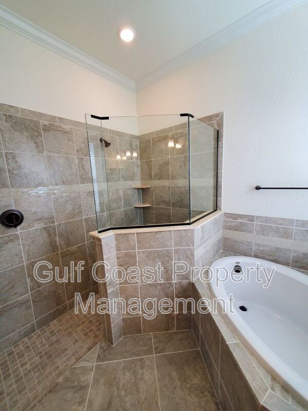 Annual 3-Bedroom Home in Gated Lakewood National with Resort-Style Amenities property image