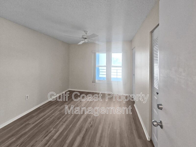 Annual Rental, Pinebrook Golf-Course View 2/2 Condo with Den, Resort-Style Amenities & Prime Location property image