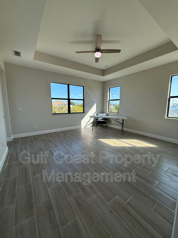 1229 NE 19th Ave property image