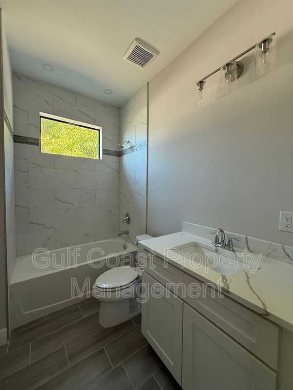 1229 NE 19th Ave property image