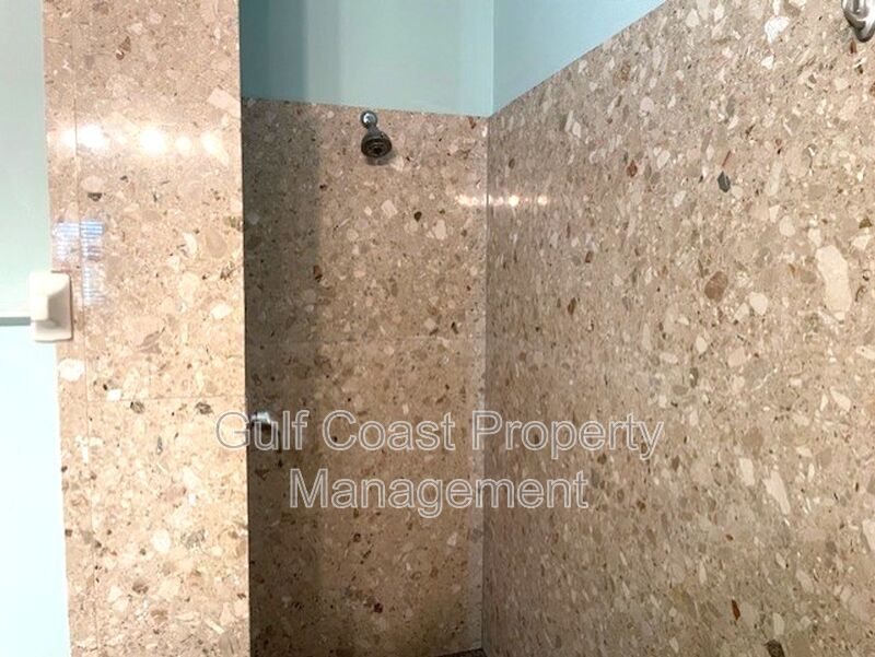 3BR + Den Pool Home in Quiet Cul-de-Sac Available Immediately For Annual Rent property image