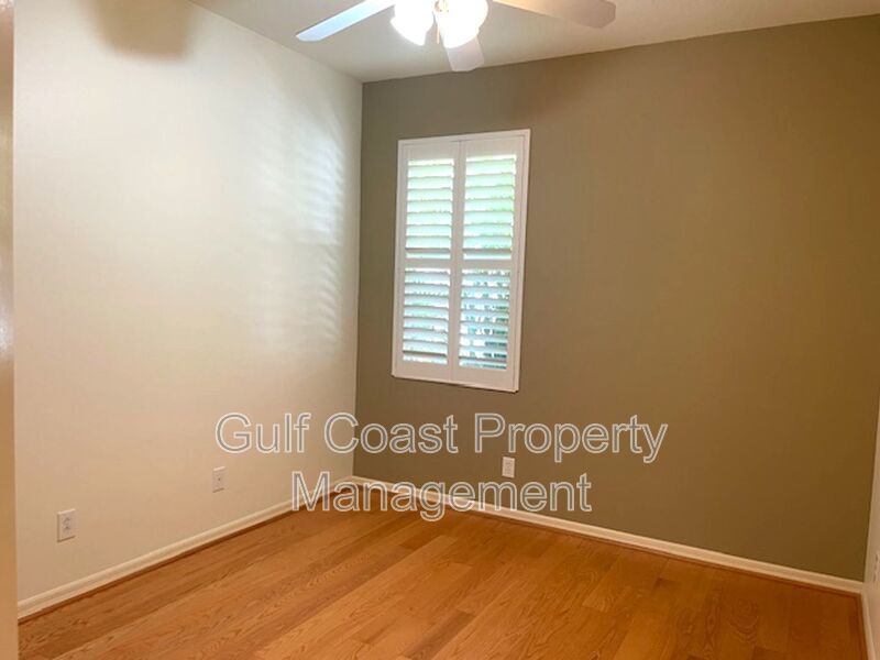 3BR + Den Pool Home in Quiet Cul-de-Sac Available Immediately For Annual Rent property image
