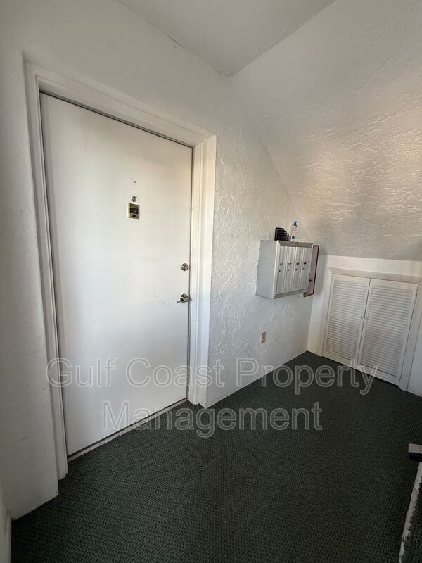 7035 Cedarhurst Dr Apt 1 property image