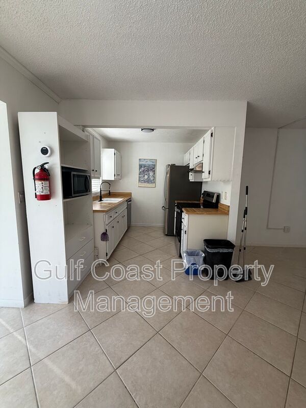 7035 Cedarhurst Dr Apt 1 property image