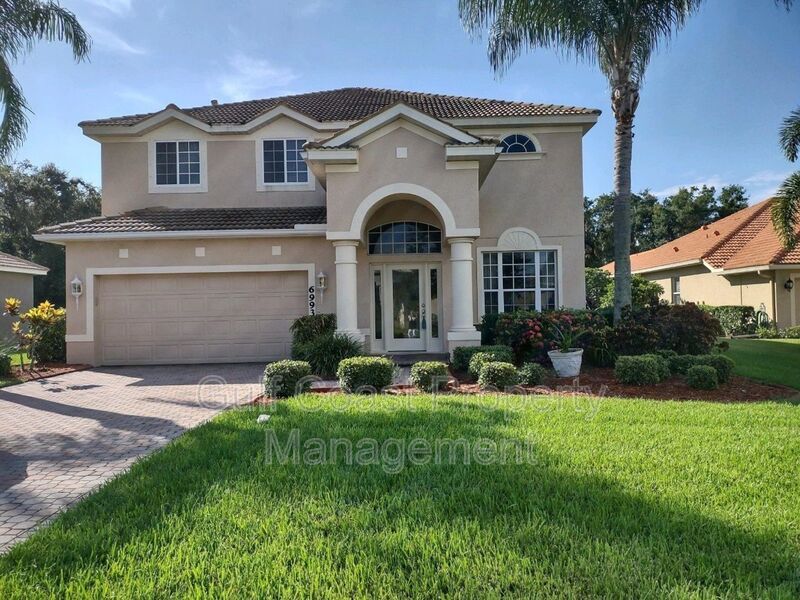 Annual 4-bedroom, 3 bath, Pool Home Backing to Preserve in Gated River Place property image