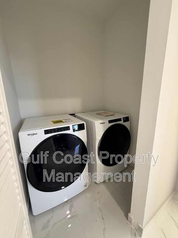 1914 NE 18th Avenue property image