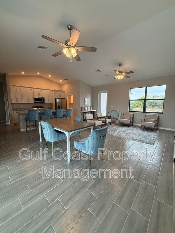 2609 NE 5th PL property image