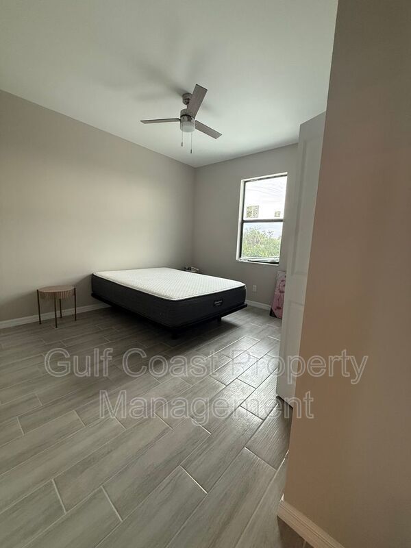 2609 NE 5th PL property image