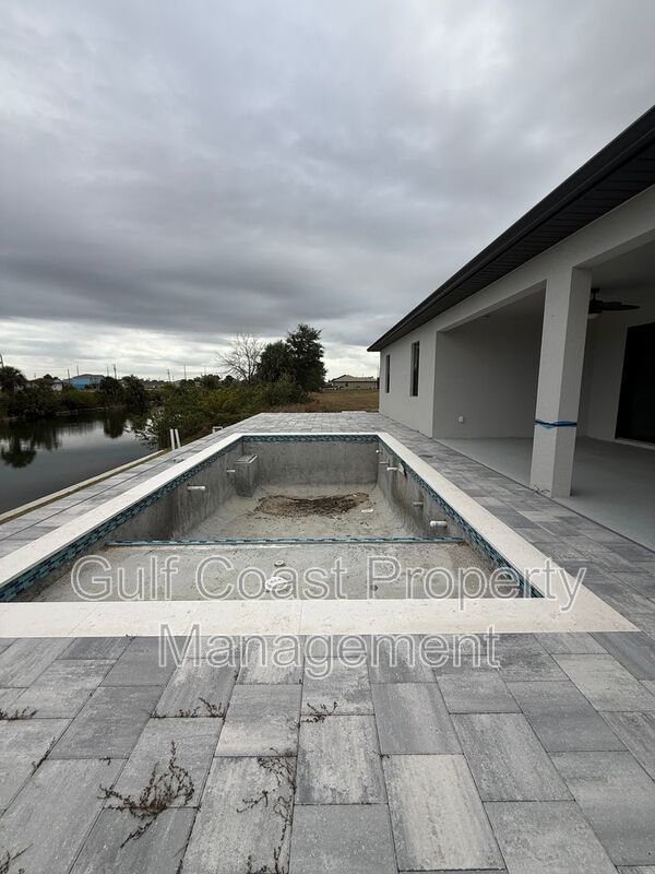 2609 NE 5th PL property image