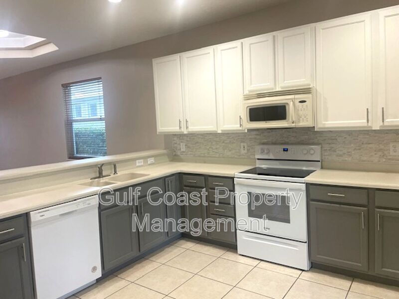 Beautifully Updated 3 Bedroom Home in Sought-After Central Sarasota property image