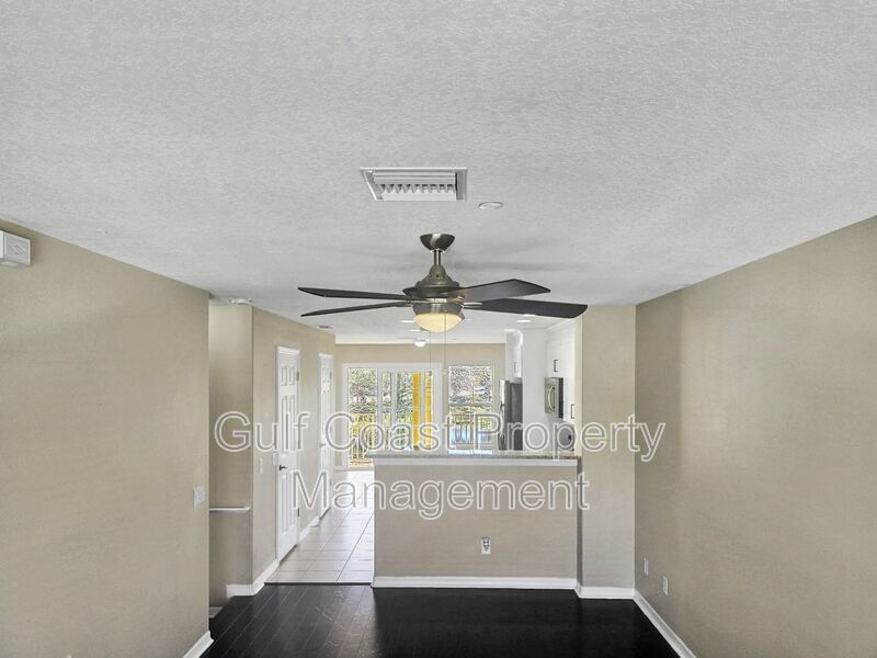 Annual updated Townhome with 2-Bedrooms and 2-Baths in the community of  Willowbrook property image