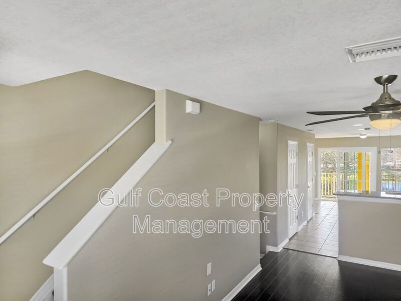 Annual updated Townhome with 2-Bedrooms and 2-Baths in the community of  Willowbrook property image