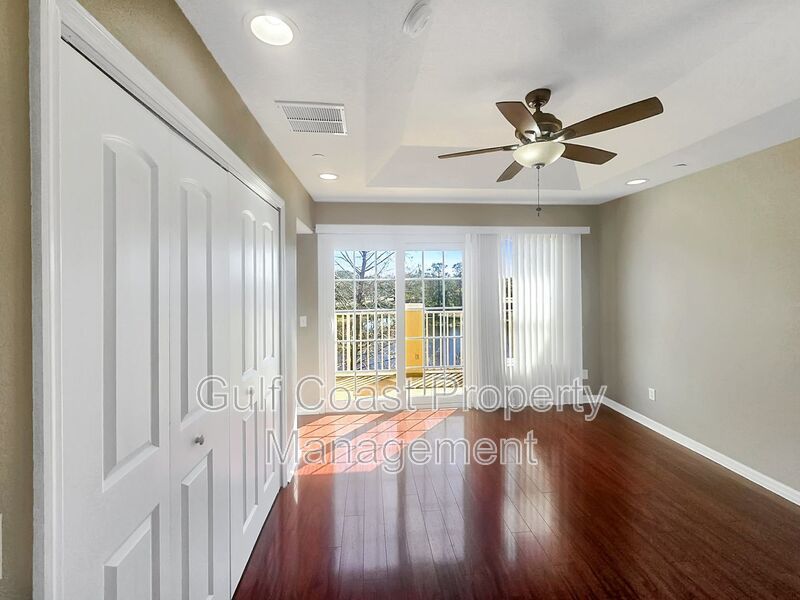Annual updated Townhome with 2-Bedrooms and 2-Baths in the community of  Willowbrook property image