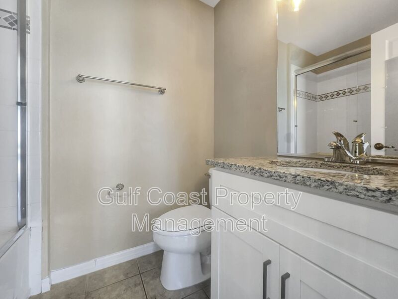 Annual updated Townhome with 2-Bedrooms and 2-Baths in the community of  Willowbrook property image