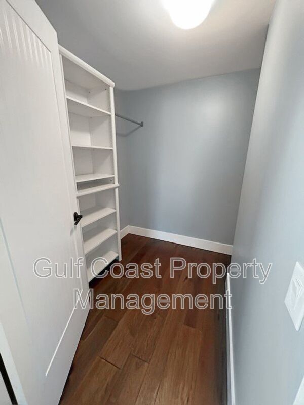 Beautifully Updated 2-Bedroom Annual Pool Home with Boat Parking – Cordova Lakes property image