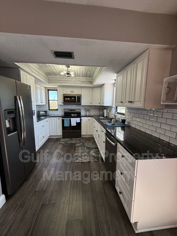 40 1st Ave Top Unit property image