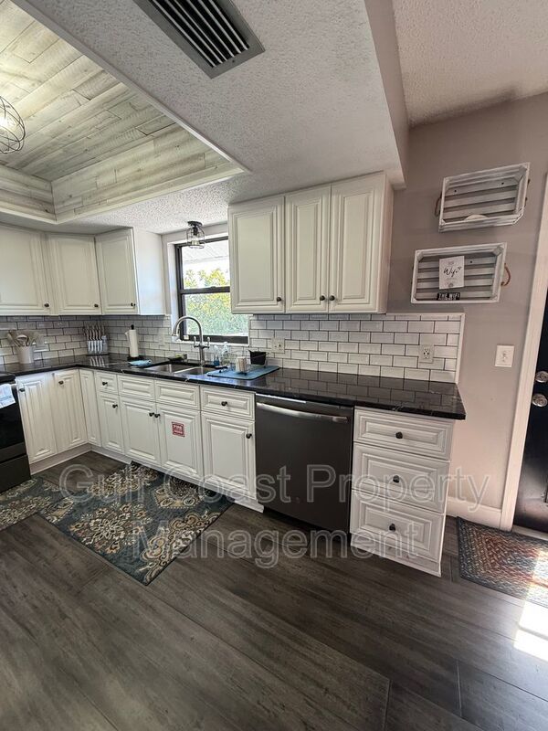 40 1st Ave Top Unit property image