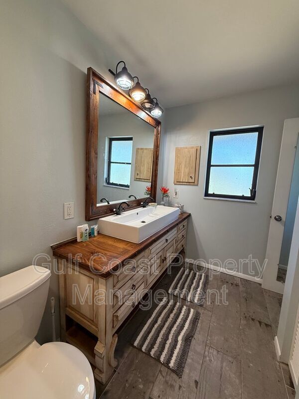 40 1st Ave Top Unit property image