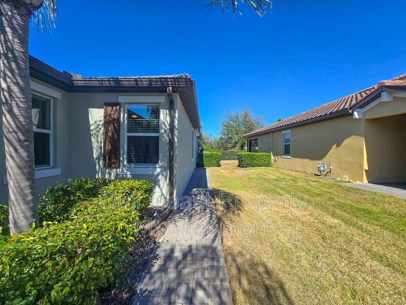 Annual Gated 3-Bedroom, 2-Bath Arbor Grande Villa with Whole-Home Generator & Resort-Style Amenities Near Lakewood Ranch Main Street property image