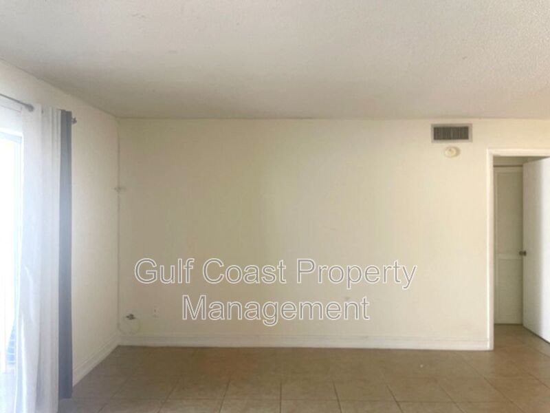 Spacious 3BR/2BA Condo Near Siesta Key Beach – Amenities Included! property image