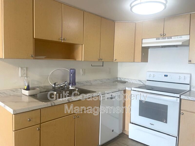 Spacious 3BR/2BA Condo Near Siesta Key Beach – Amenities Included! property image