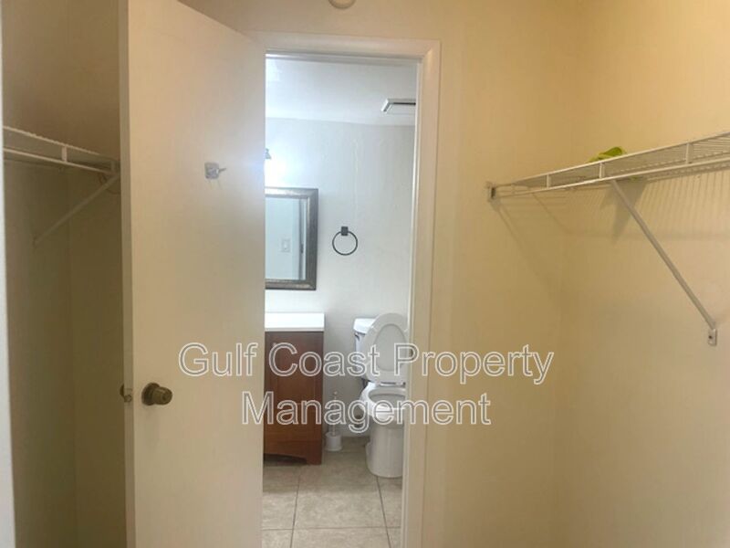 Spacious 3BR/2BA Condo Near Siesta Key Beach – Amenities Included! property image