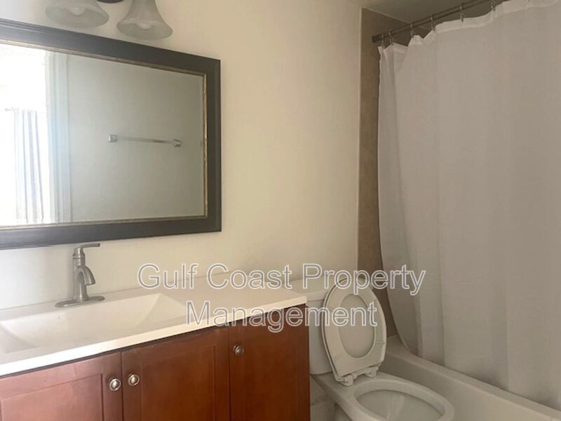 Spacious 3BR/2BA Condo Near Siesta Key Beach – Amenities Included! property image
