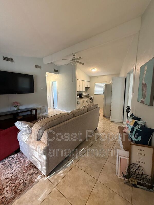 Single Family cottage property image