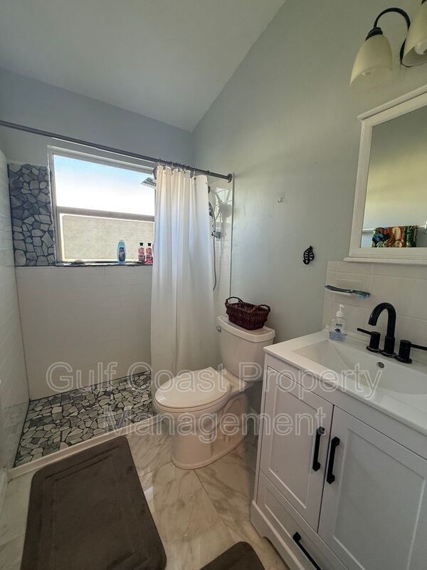 Single Family cottage property image