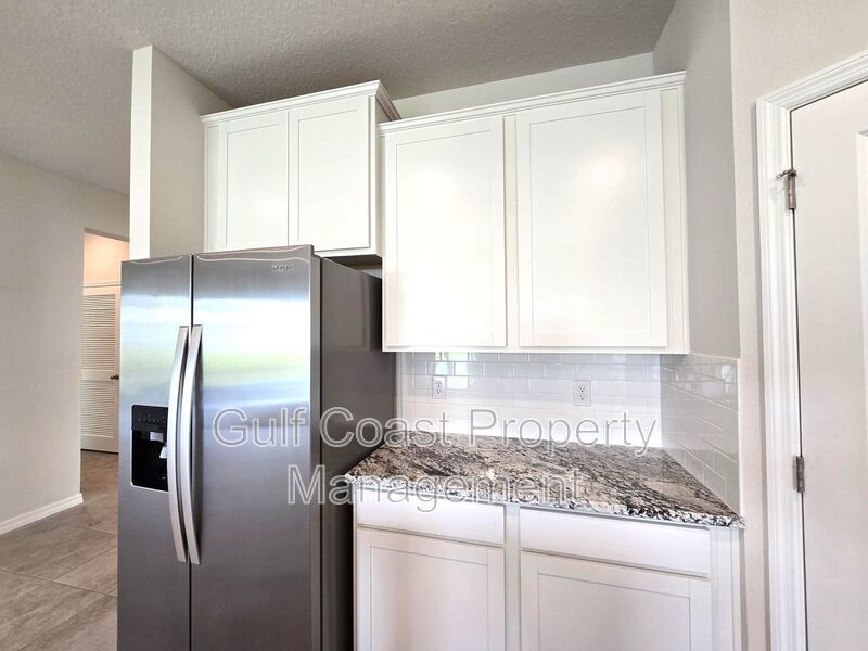 Spacious Annual Rental with Three Bedrooms, office and 2.5 Baths in the Gated Community of Coddington property image