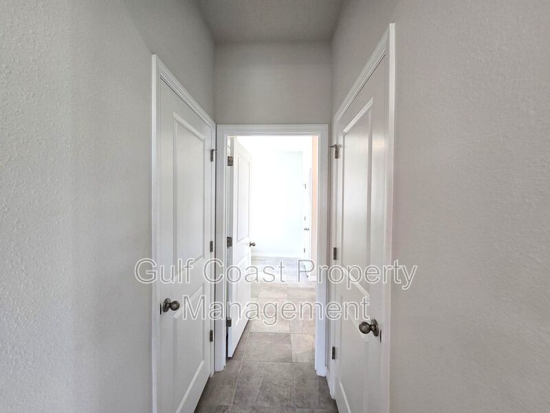 Spacious Annual Rental with Three Bedrooms, office and 2.5 Baths in the Gated Community of Coddington property image