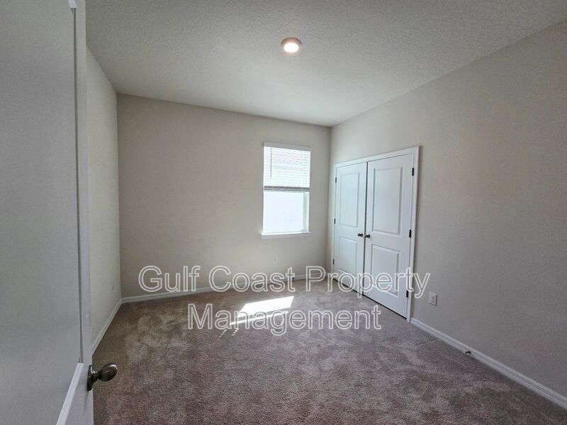 Spacious Annual Rental with Three Bedrooms, office and 2.5 Baths in the Gated Community of Coddington property image