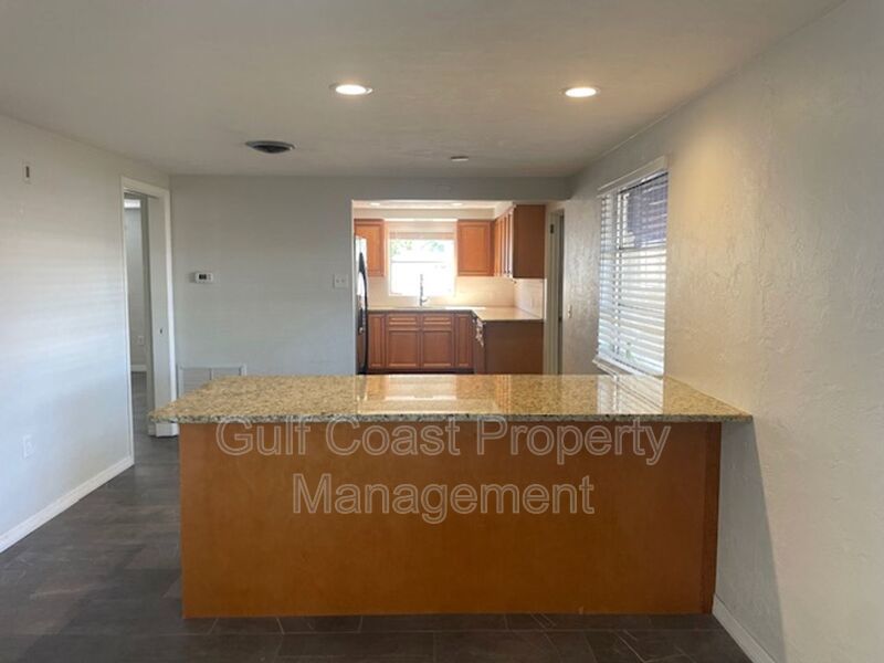 Beautiful 3-Bedroom Home with Lap Pool and Pet Friendly property image