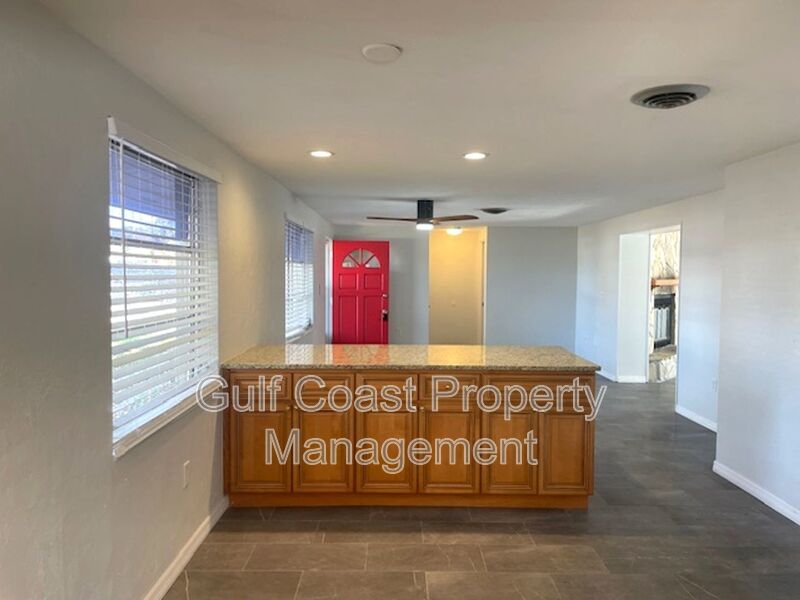 Beautiful 3-Bedroom Home with Lap Pool and Pet Friendly property image