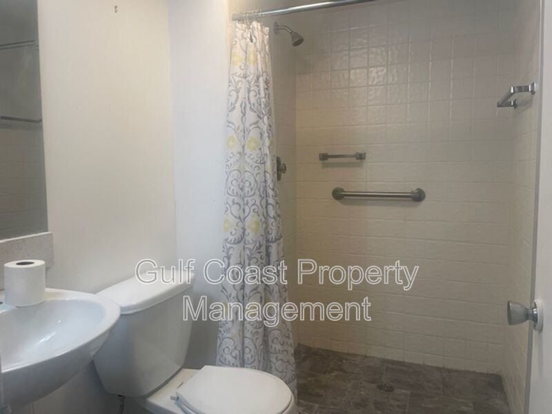 55+ Community Living in Beautiful Glen Oaks property image