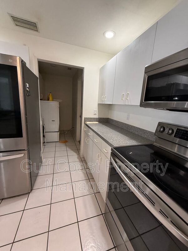 2612 7TH St W property image