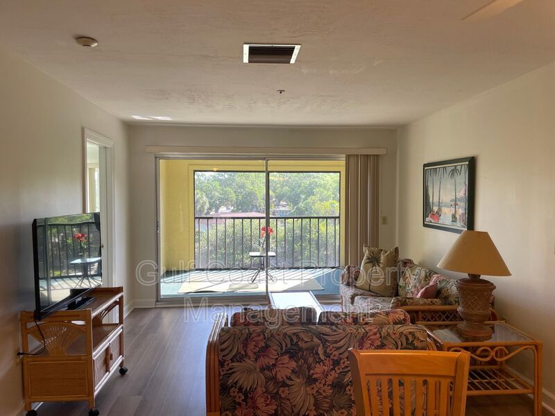 Boater's Dream! 2/2 on Whitaker Bayou with Boat Dock Included property image