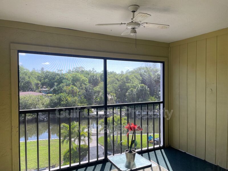Boater's Dream! 2/2 on Whitaker Bayou with Boat Dock Included property image